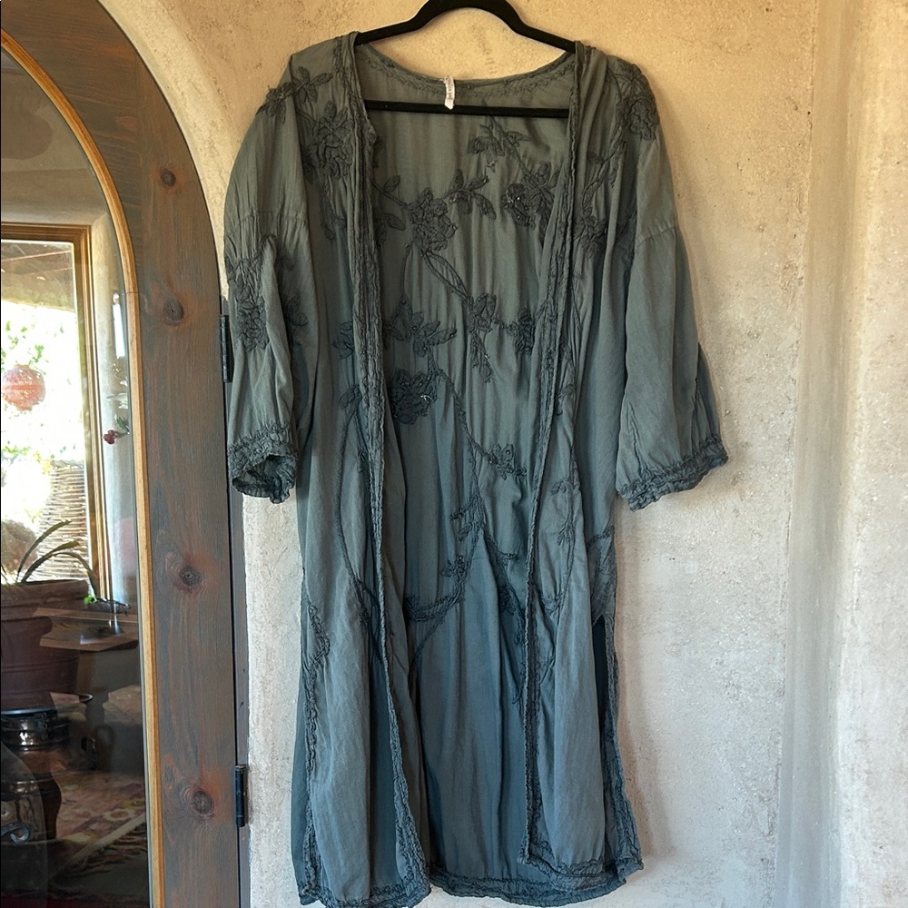 Magnolia Pearl Grey Embroidered Kimono